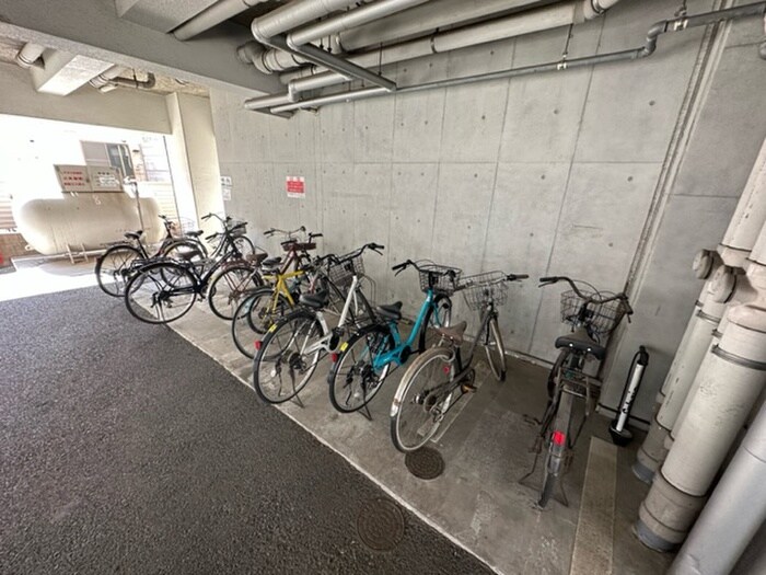 物件外観写真2　(駐輪場)
