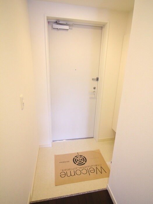 物件内観写真16　(玄関)