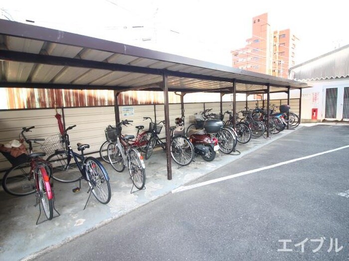 物件外観写真4　(駐輪場)