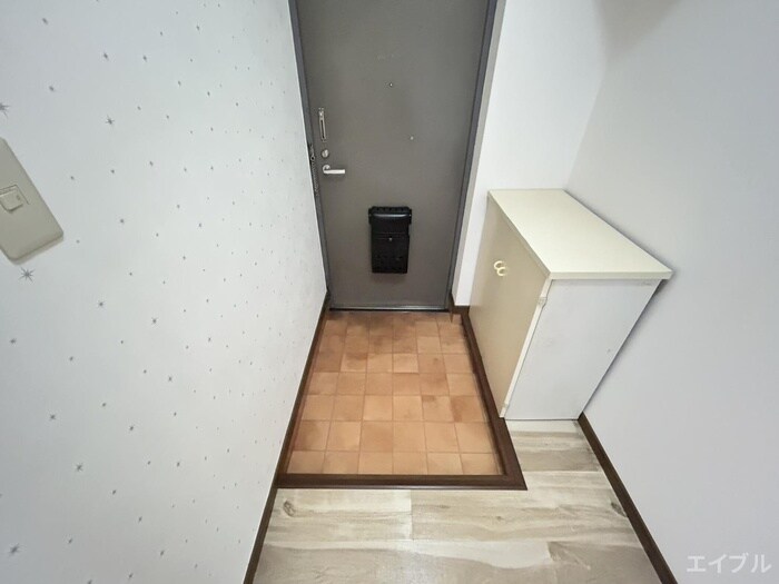 物件内観写真16　(玄関)