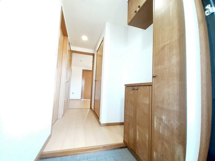 物件内観写真8　(玄関)