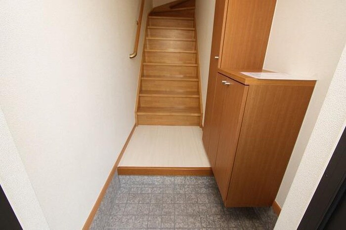 物件内観写真14　(玄関)