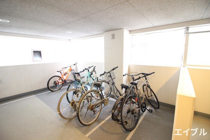 物件外観写真5　(駐輪場)