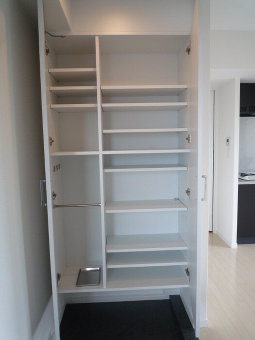 物件内観写真10　(収納)