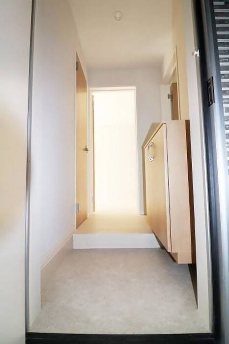 物件内観写真16　(玄関)