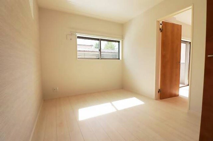 物件内観写真18　(居室)