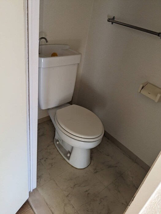 物件内観写真4　(トイレ)