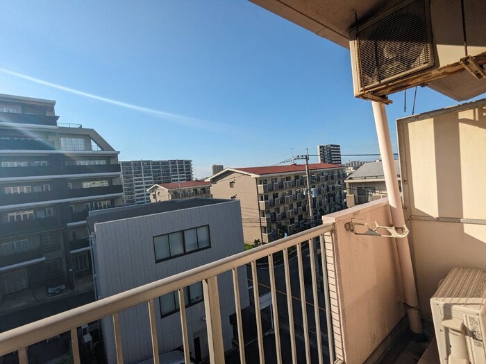 物件内観写真6　(室内からの展望)