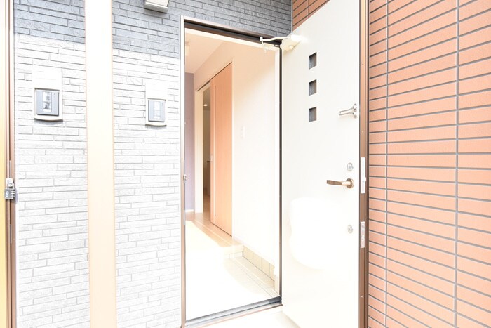 物件内観写真13　(玄関)