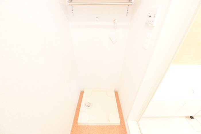 物件内観写真17　(洗濯機置場)