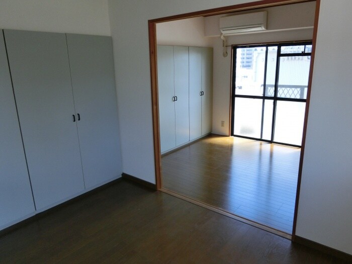 物件内観写真4　(居室)