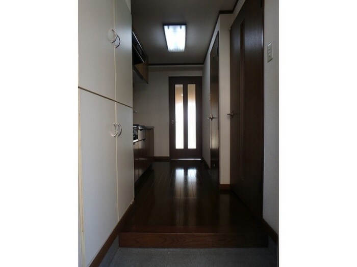 物件内観写真9　(玄関)