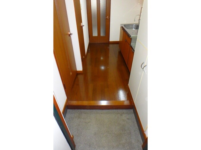 物件内観写真10　(玄関)