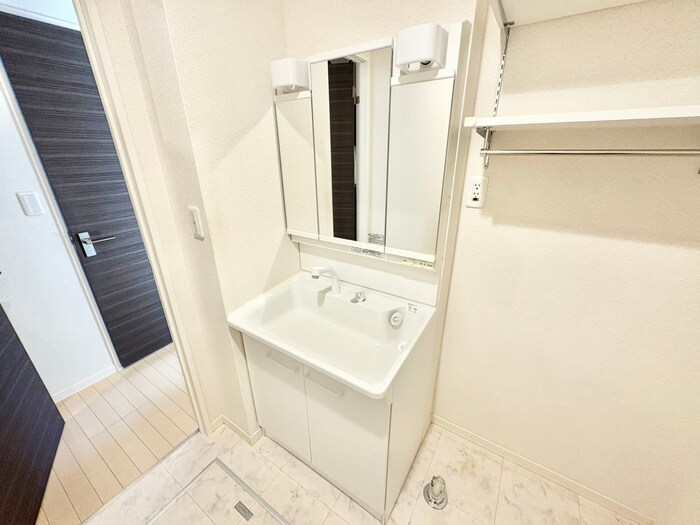 物件内観写真12　(洗面)