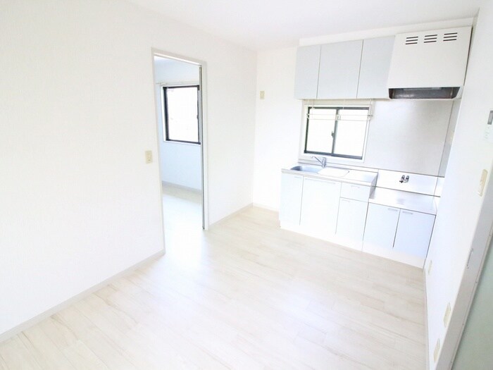 物件内観写真3　(居室)