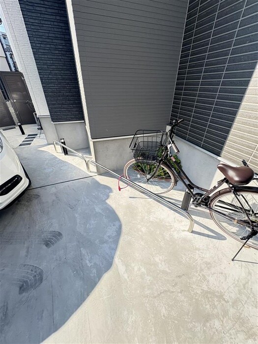 物件外観写真6　(駐輪場)
