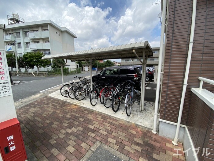 物件外観写真6　(駐輪場)