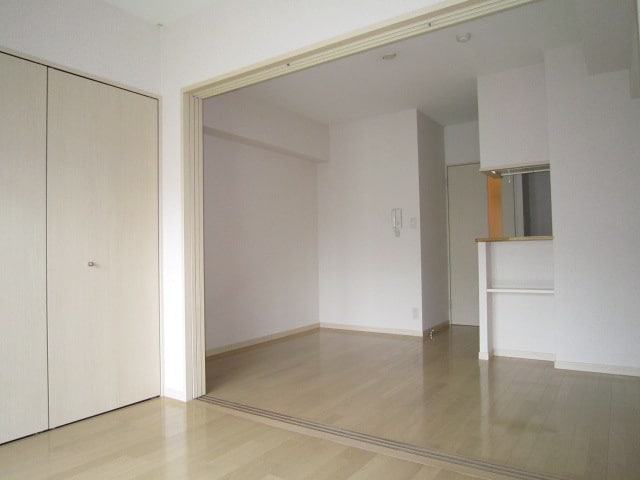 物件内観写真4　(居室)