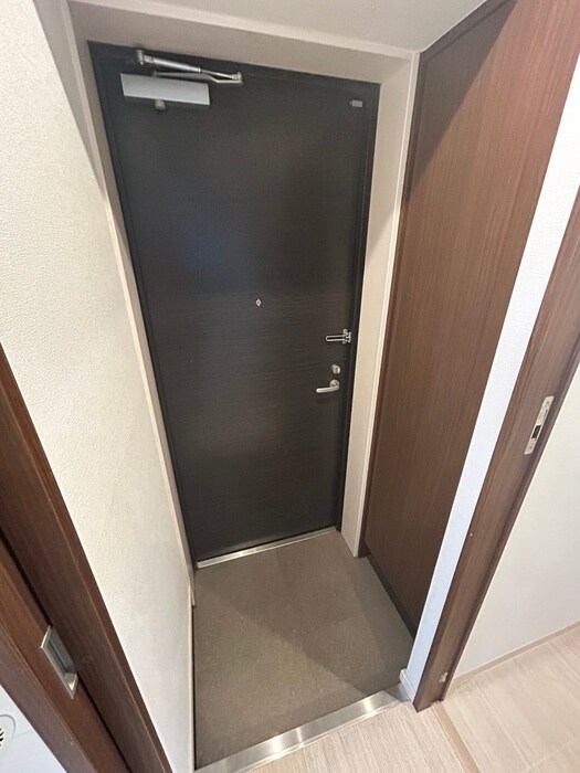 物件内観写真12　(玄関)