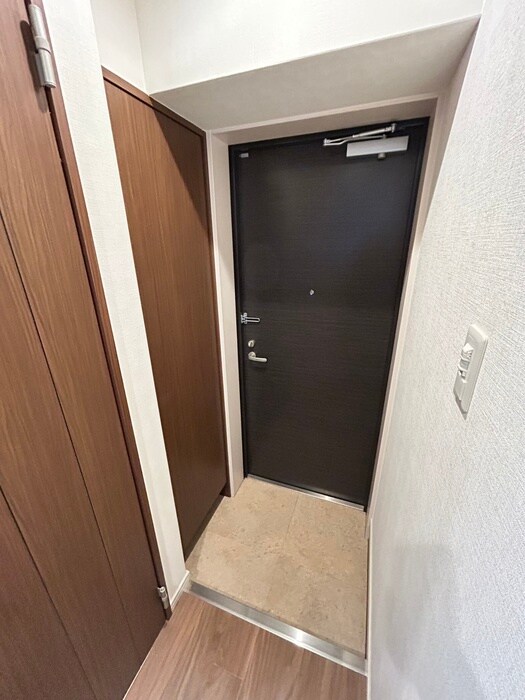 物件内観写真12　(玄関)