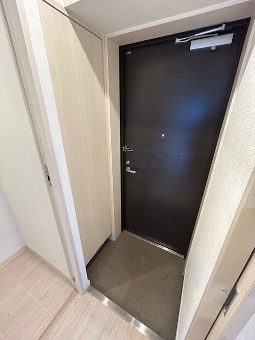 物件内観写真12　(玄関)