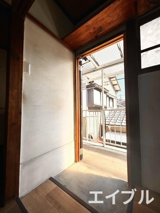 物件内観写真2　(玄関)