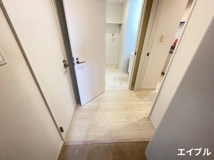 物件内観写真11　(玄関)
