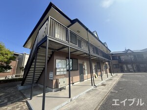 ファミール泉　Ａ棟外観写真