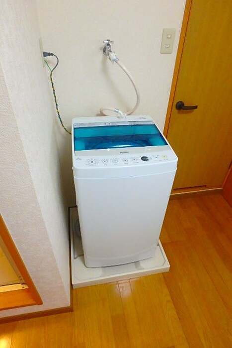 物件内観写真15　(洗濯機置場)