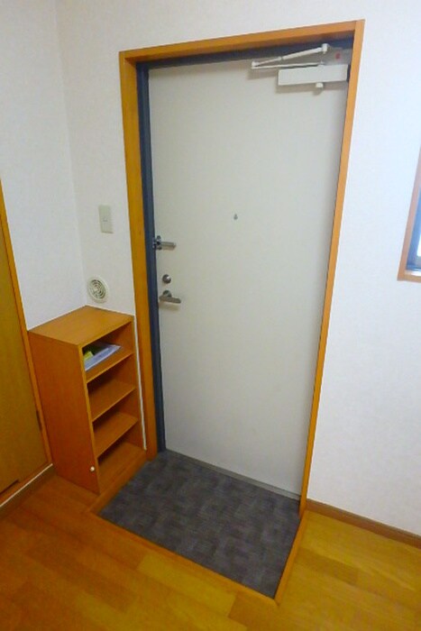 物件内観写真17　(玄関)