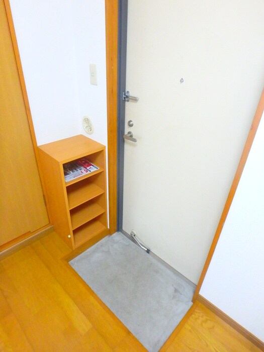 物件内観写真18　(玄関)