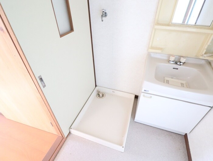 物件内観写真9　(洗濯機置場)