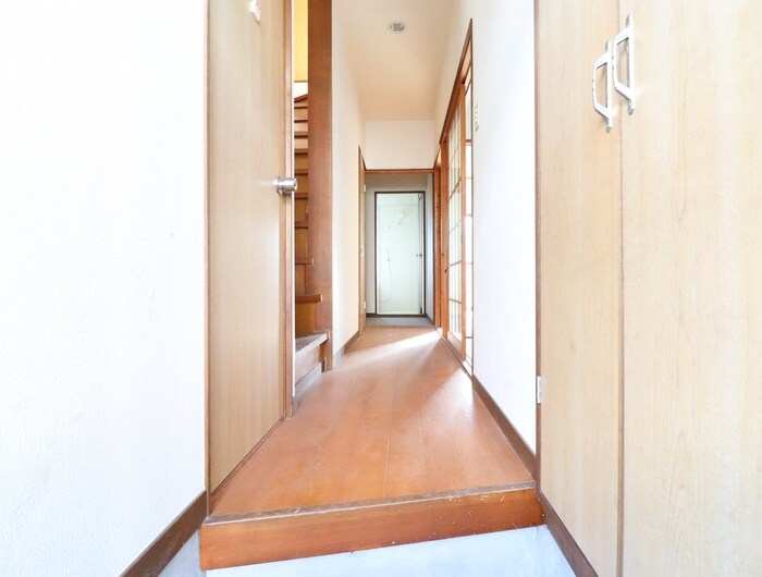 物件内観写真18　(廊下)