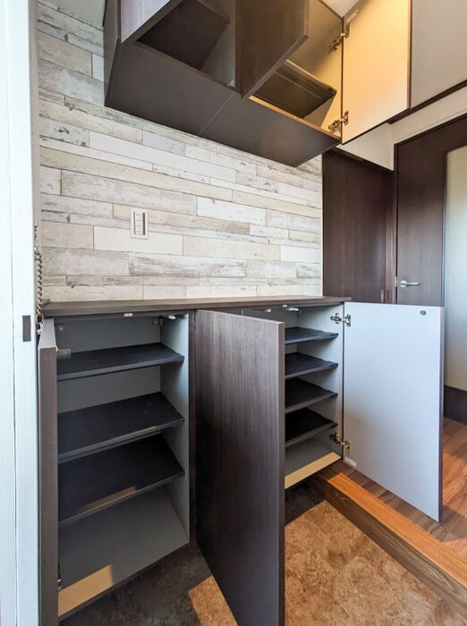 物件内観写真12　(靴箱)