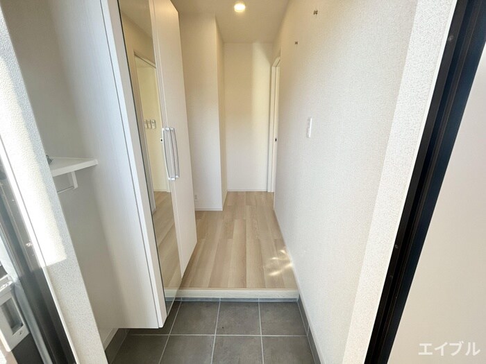 物件内観写真16　(玄関)