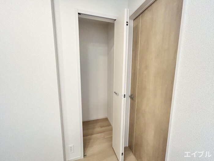 物件内観写真18　(収納)