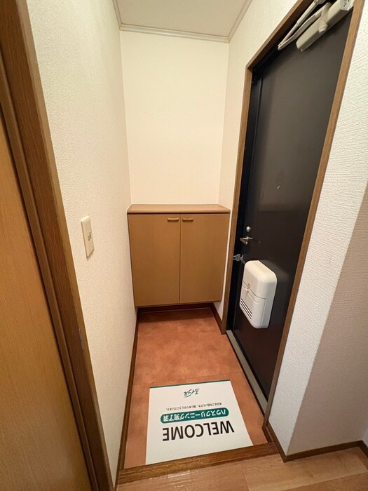 物件内観写真13　(玄関)