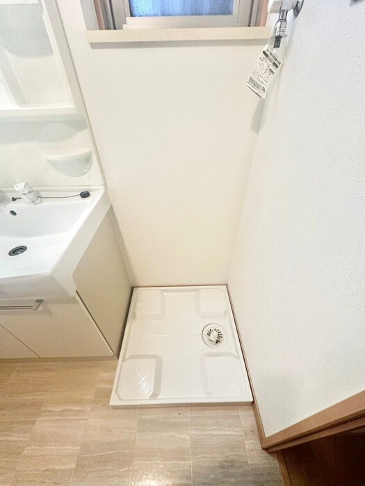 物件内観写真12　(洗濯機置場)