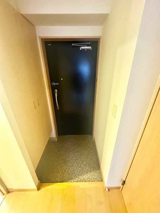 物件内観写真13　(玄関)
