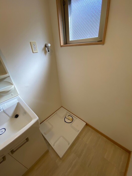 物件内観写真17　(洗濯機置場)