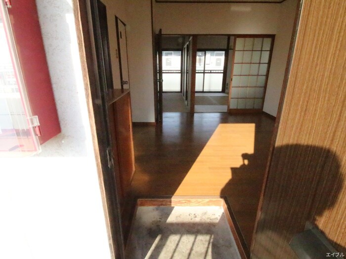 物件内観写真10　(玄関)
