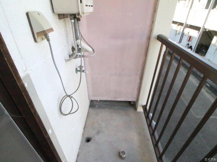 物件内観写真12　(洗濯機置場)