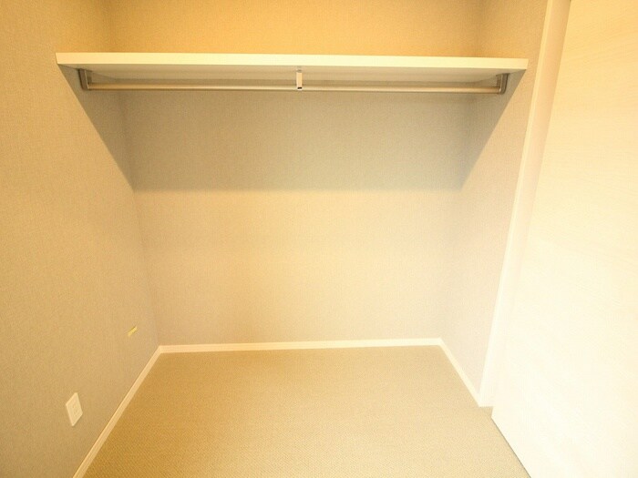 物件内観写真6　(収納)