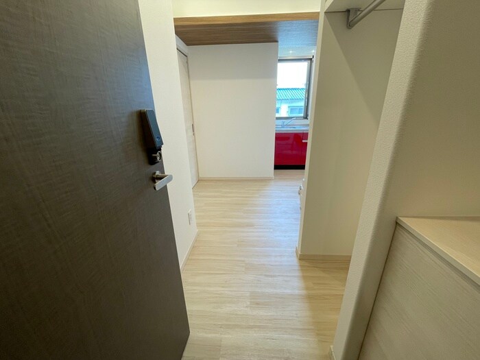 物件内観写真7　(玄関)