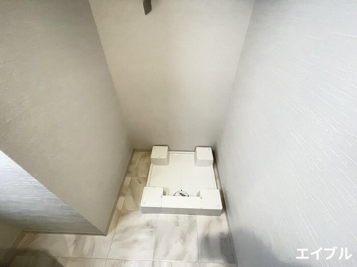 物件内観写真9　(洗濯機置場)