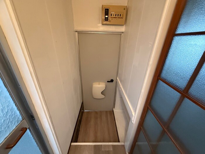 物件内観写真9　(玄関)