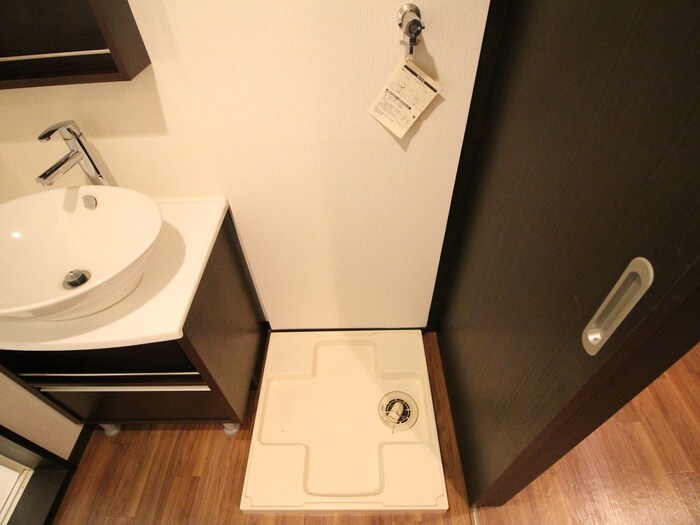 物件内観写真13　(洗濯機置場)