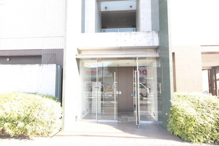 物件外観写真4　(エントランス部分)