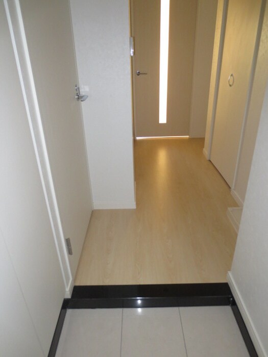 物件内観写真16　(廊下)