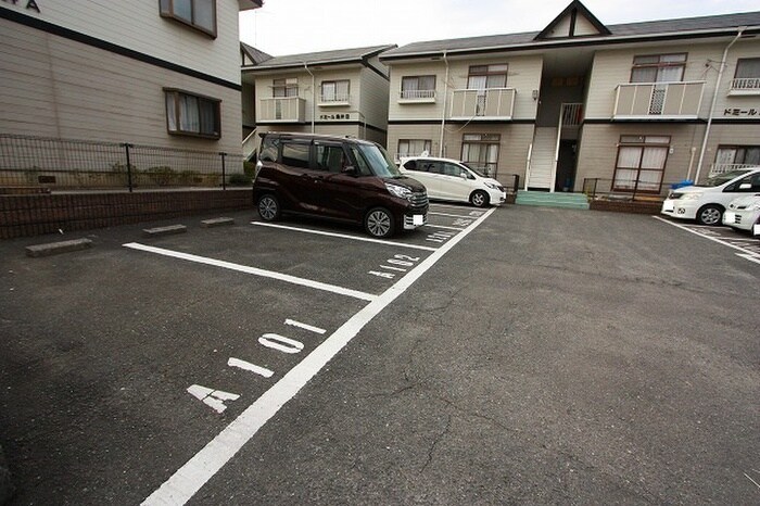 物件外観写真2　(駐車場)